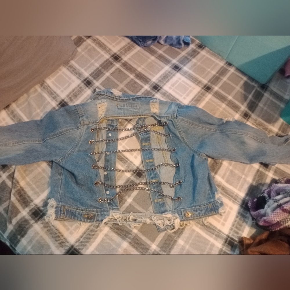 Half length jean jacket